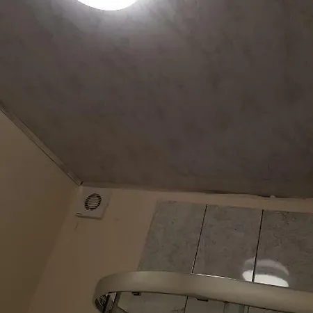 Tuii Appart, Dewsbury Road Flat A Apartment
