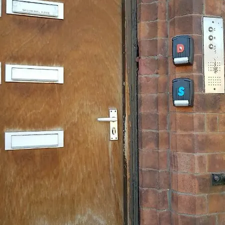 Tuii Appart, Dewsbury Road Flat A Apartment
